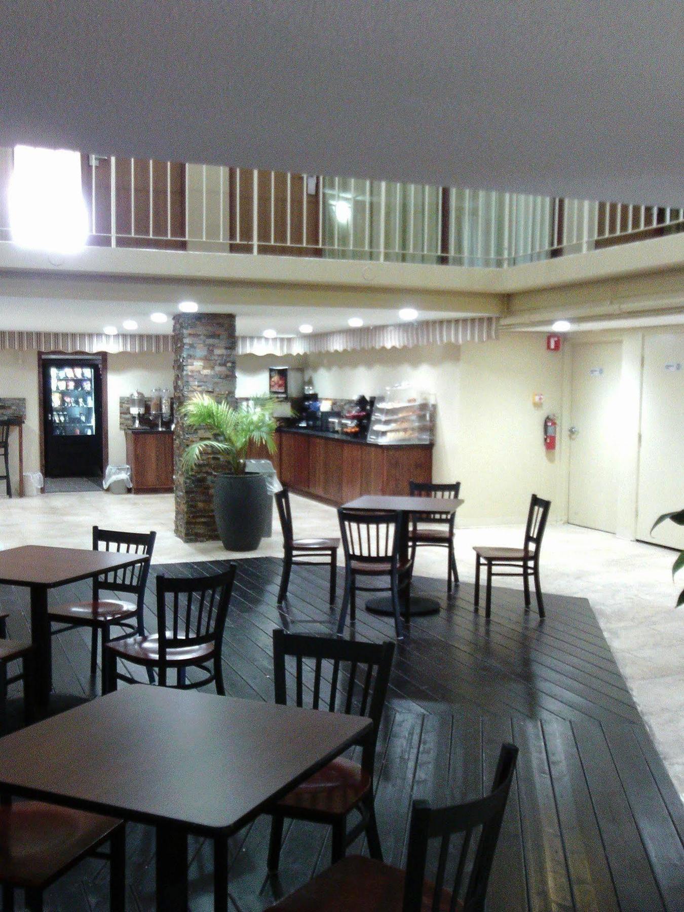 5Th Avenue Inn & Suites Rochester Exterior photo